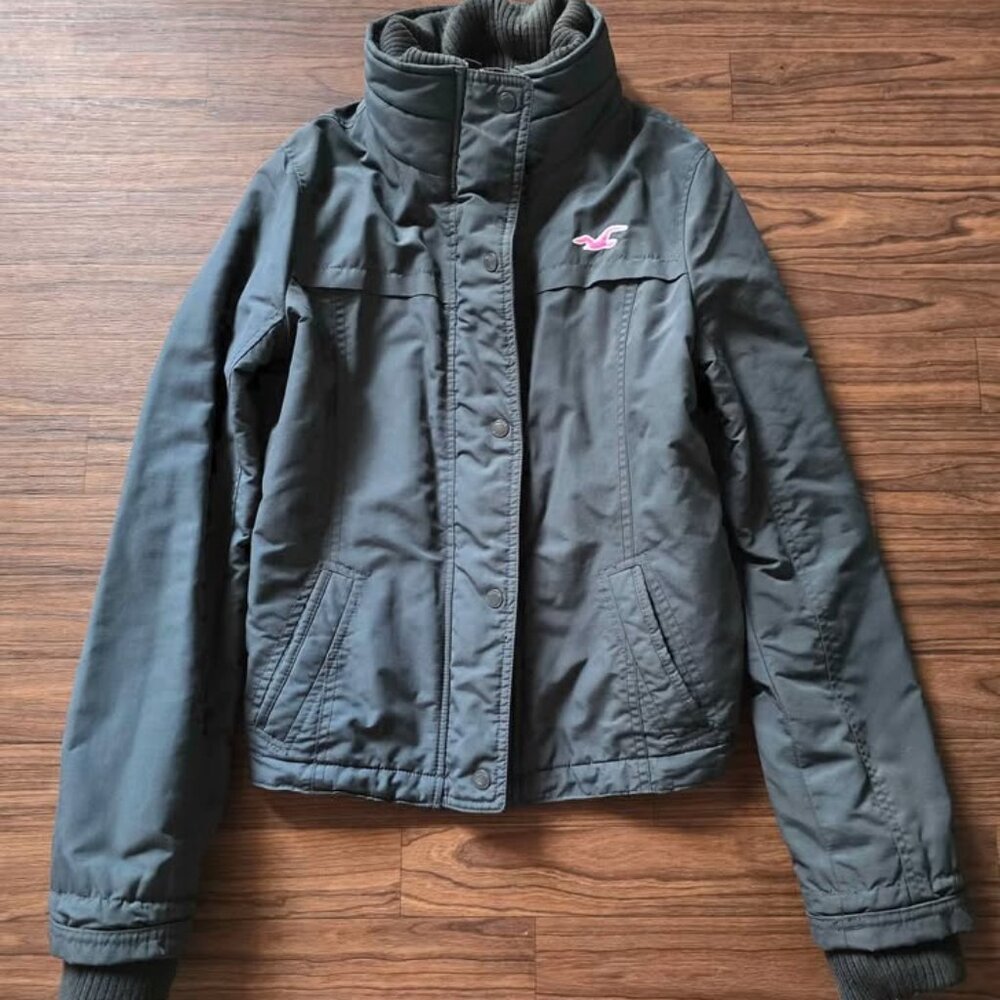 Size Medium Gray & Pink Fleece Lined Hollister Jacket